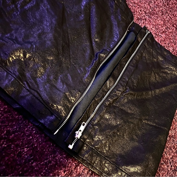 Leather skirt - Picture 3 of 3